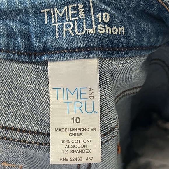 TIME AND TRU- Denim Casual Medium Washed Shorts Size 10 - Picture 3 of 3